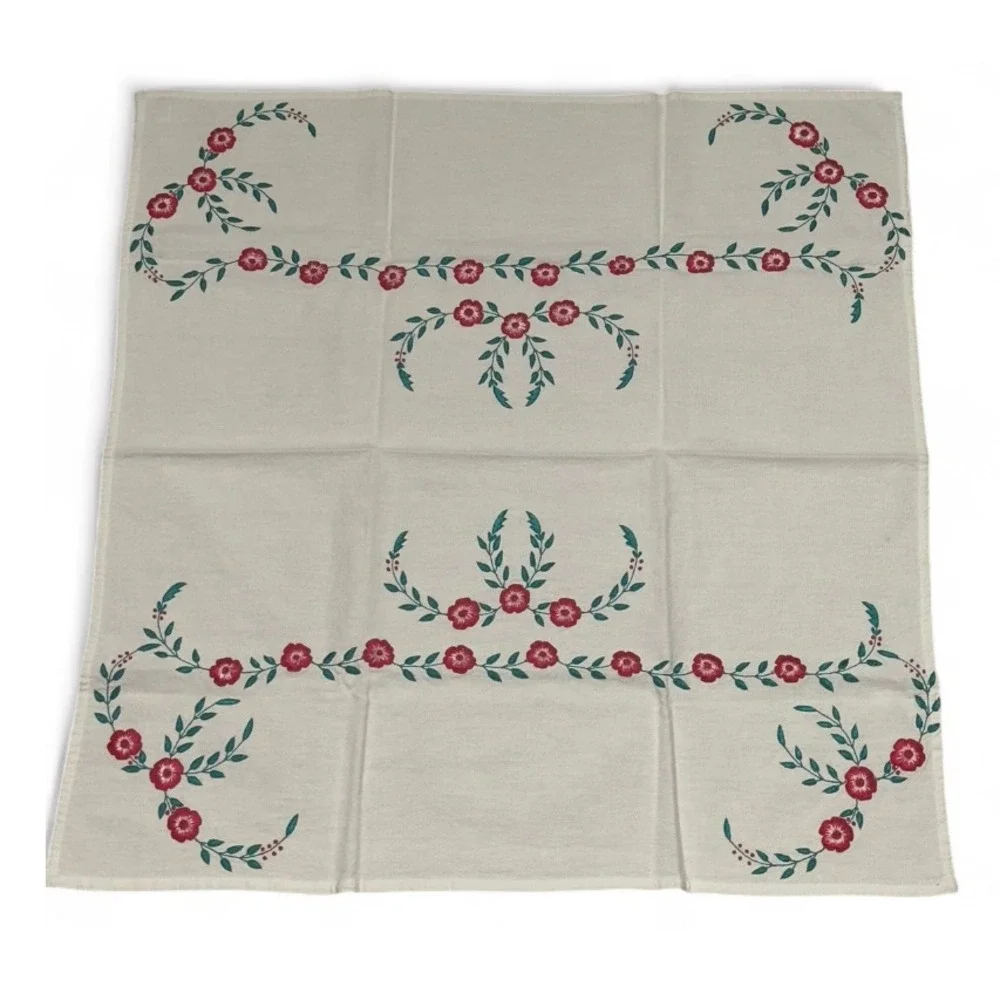 Hand‎ in Hand Floral Embroidered Tablecloth 30